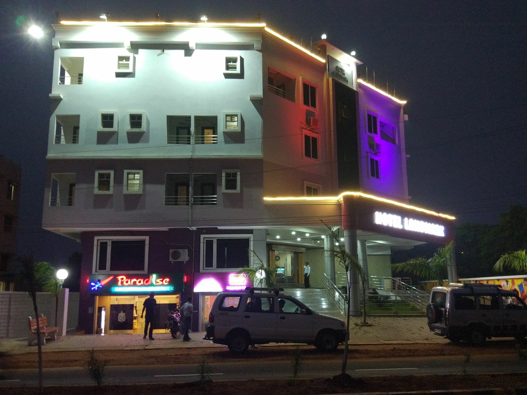 Hotel Landmark Bhubaneswar Ngoại thất bức ảnh